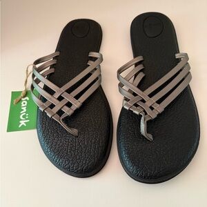 Sanuk Yoga Black Sandals SALTY Metallic Pewter Straps Women’s 10 NEW
